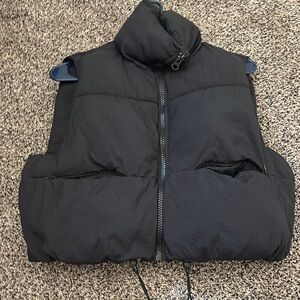 Sseko Black Quilted Vest for Cozy Warmth